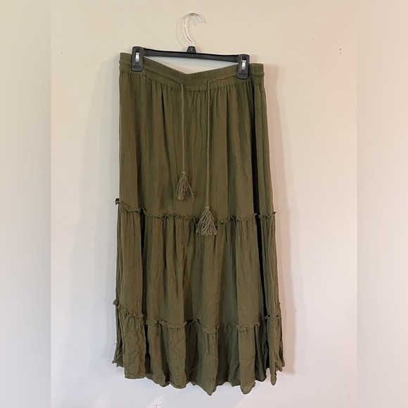 Hunter green maxi skirt - Picture 1 of 3